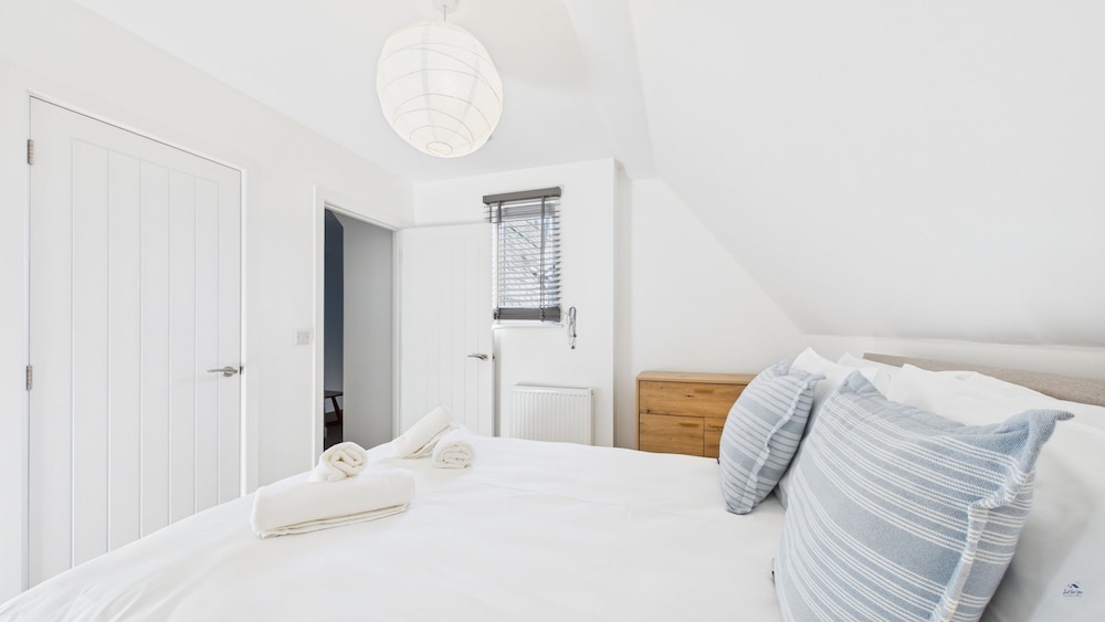 Union Road Where Coastal Calm Meets Conscious Living