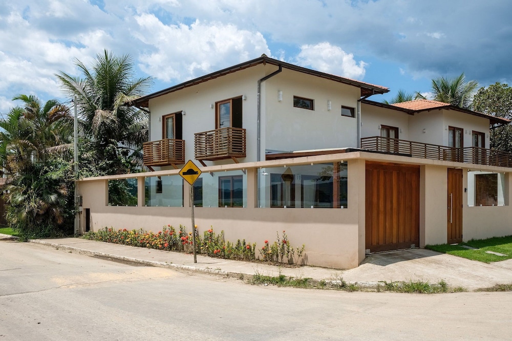 Safira 3Suites Frente Mar 10pessoas