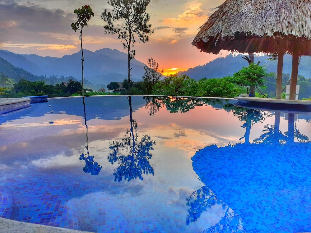 Vista Verde Lodge - Hostel view 4