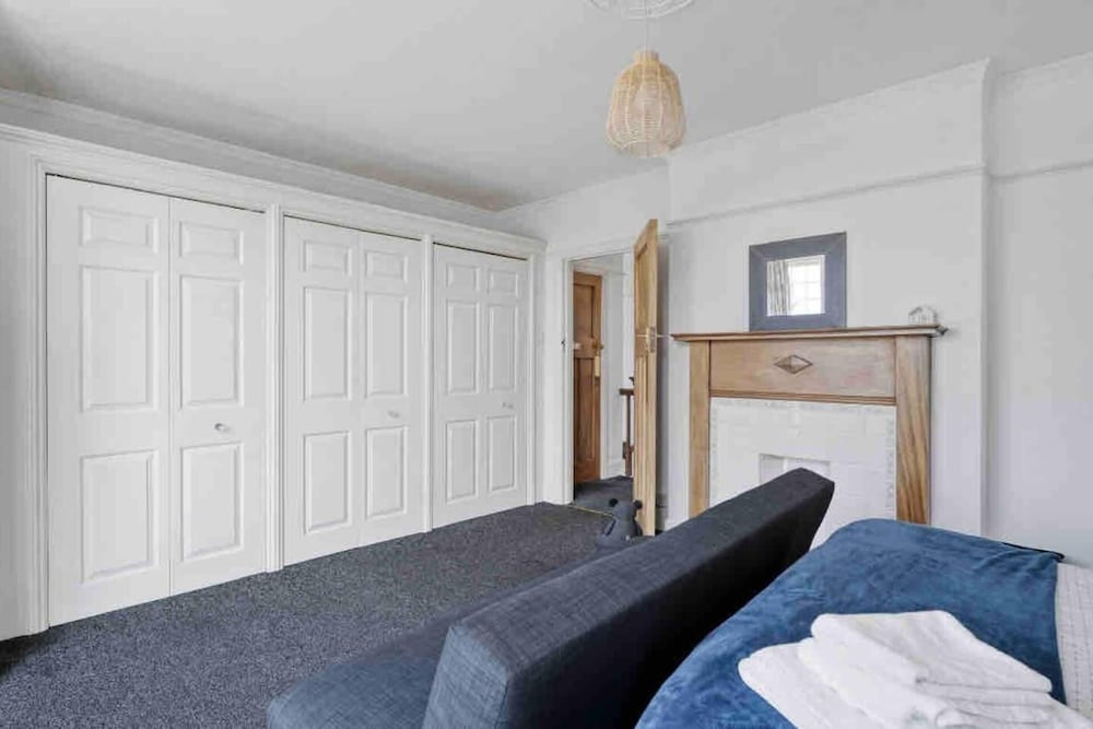 Beautifully Furnished Home - 5 Minutes to the Sea! view 2