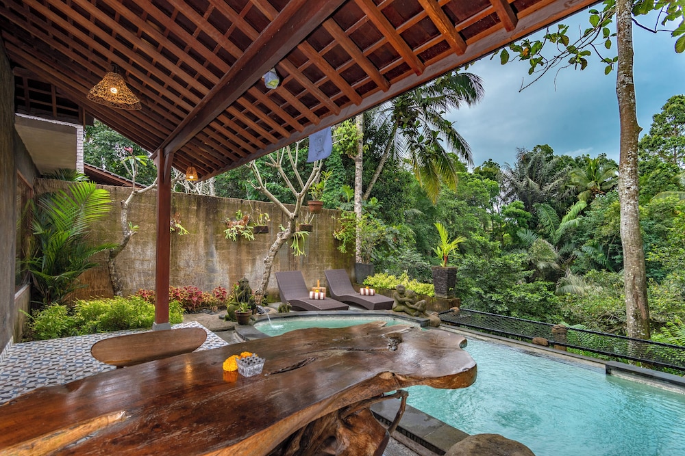 Hoshi Jungle Resort by Dhananjaya Hospitality