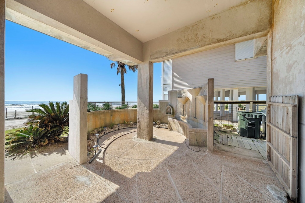 Oceanfront Experience by Ryson Vacation Rentals