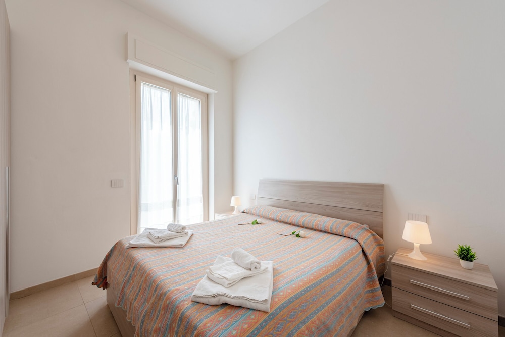 La Suite 2 Ondina Viareggio 200m from sea view 3