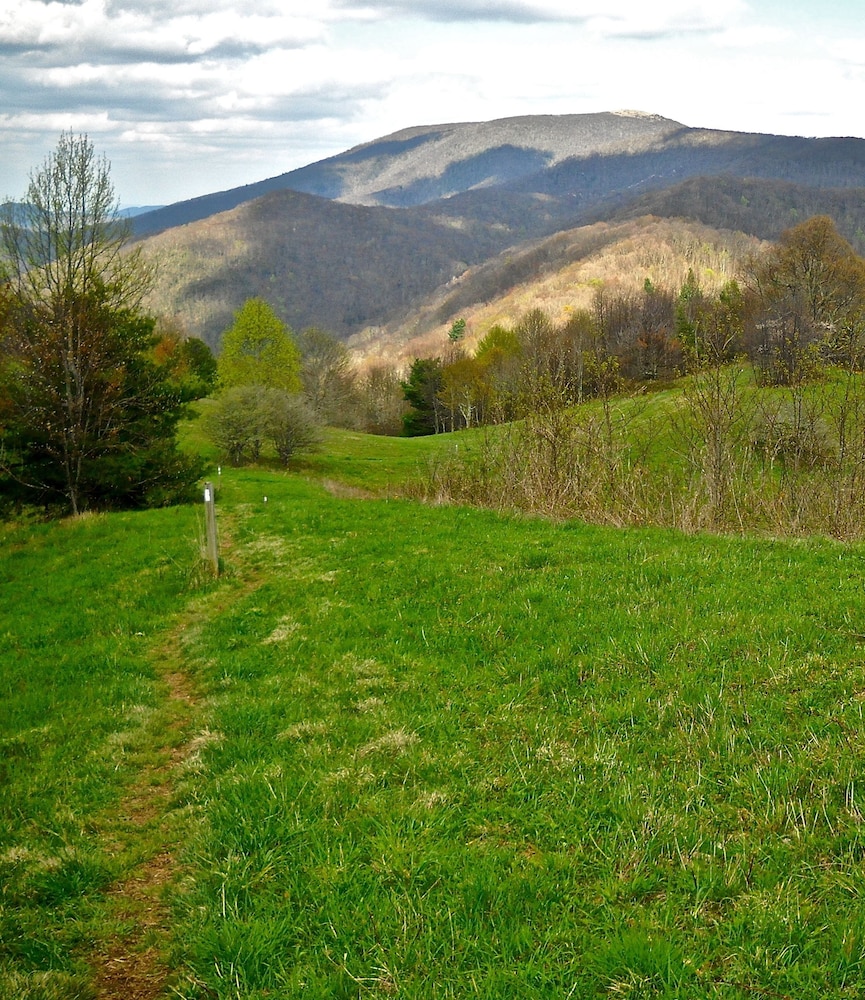 Bald Mountain House Inn at the Wolf Laurel Resort