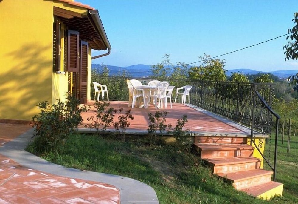 Campitello Farmhouse view 3