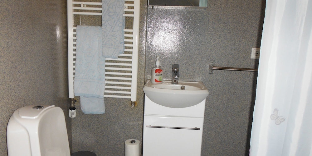 Three Sisters Studio Apartments