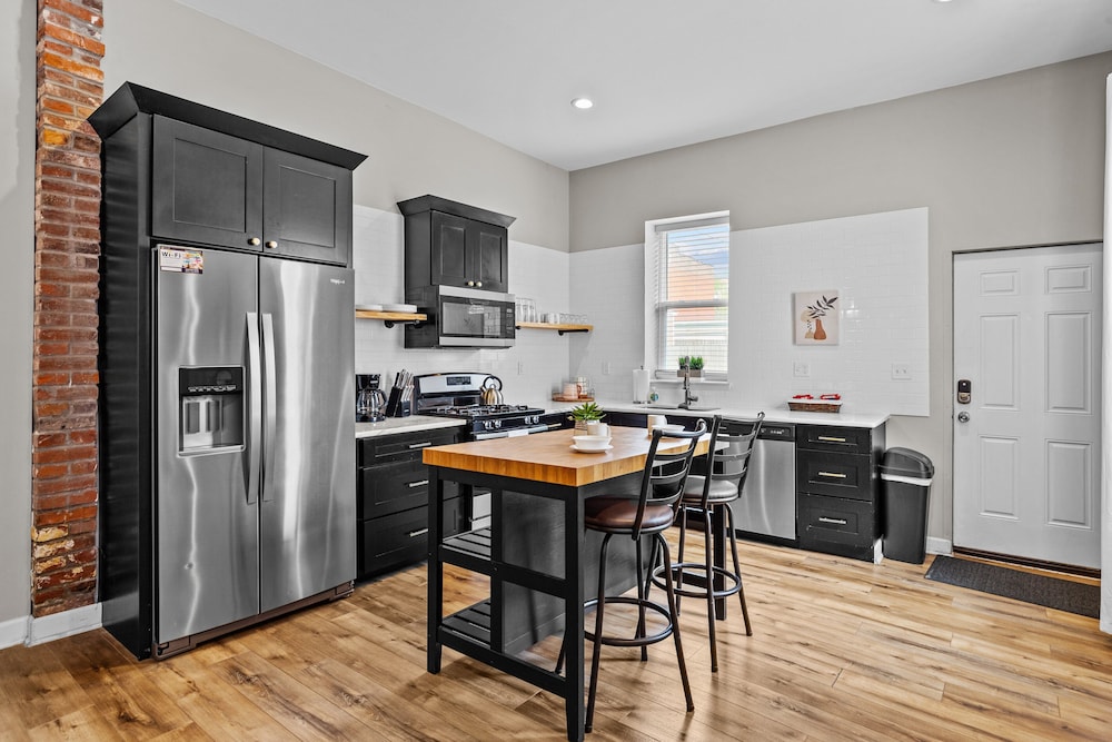 St Louis Vacations - Alluring City Escape Right JZ Vacation Rentals - Property Image 25