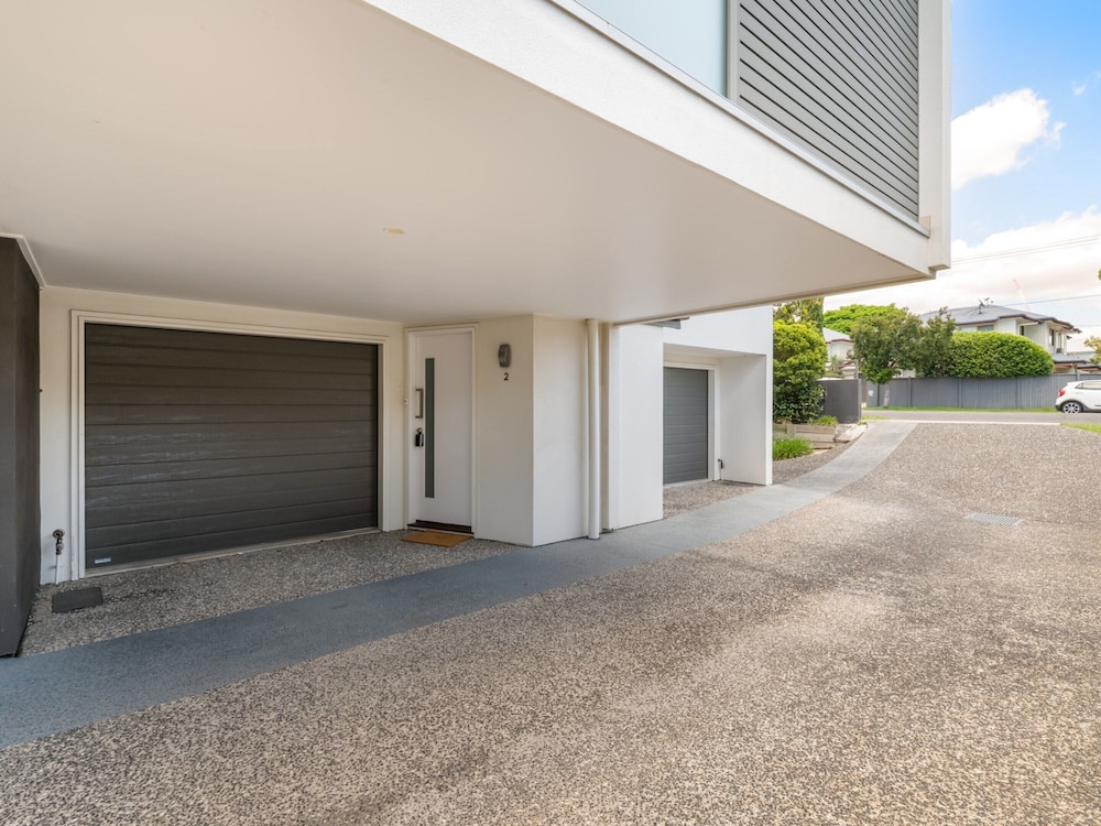 Close to Airport, Cafes, Train & Boondall Wetlands