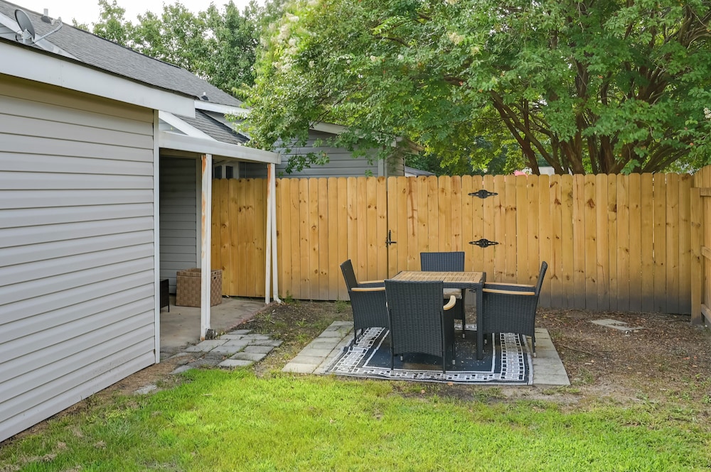 Greenville Getaway: Close to Campus + Stadium!