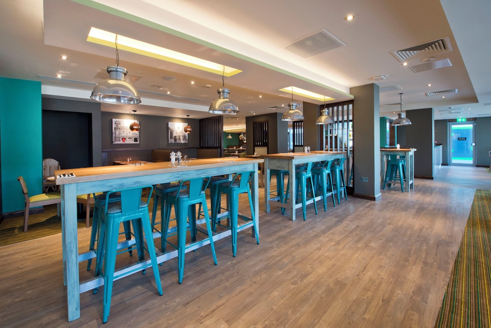 Premier Inn Slough Central South 2