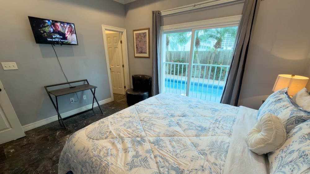 Pool 1st Floor 75 Yards To Beach Value 2 Bedroom Apts