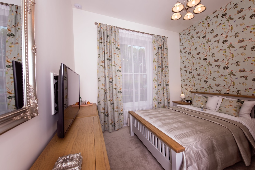 Best 5-bed Luxury Apartment IN Oxford view 4