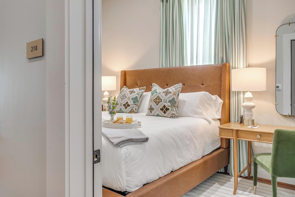 Nutt House Hotel