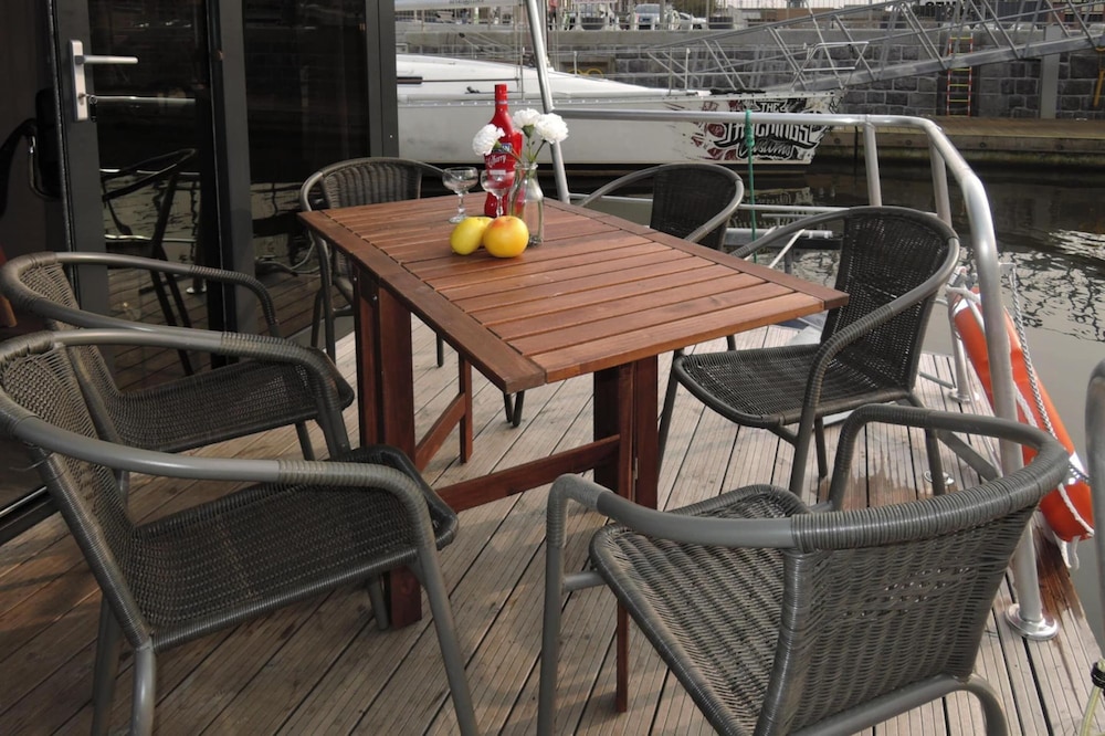 Hausboat Kamien Pomorski, 20 m2, for 3 Persons on the Water