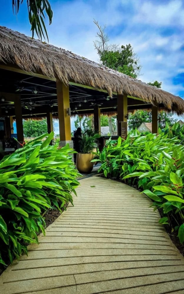 Relaxing condo at THE MACTAN NEWTOWN