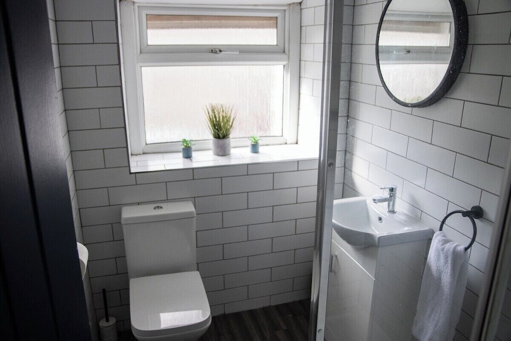 City Centre 6-bed Swansea Getaway