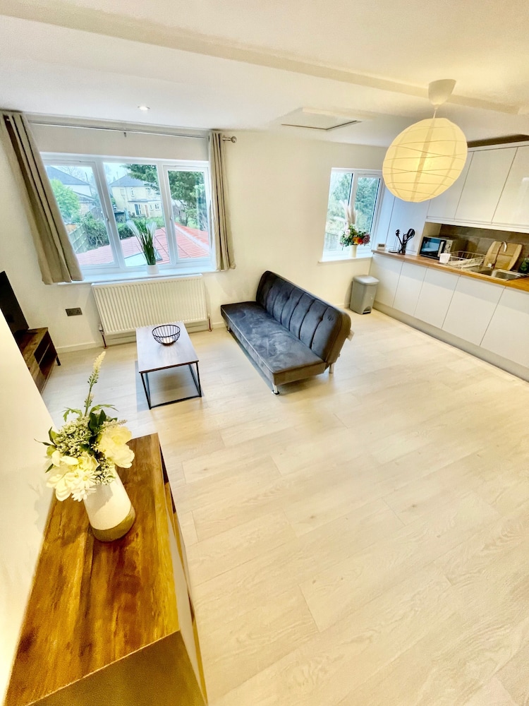 Cambridge Cozy 2 Bedroom Apartment 5 Sleep