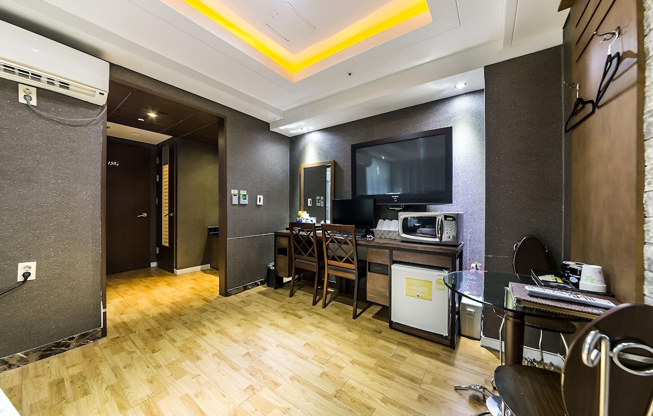 Gildong Argo Hotel