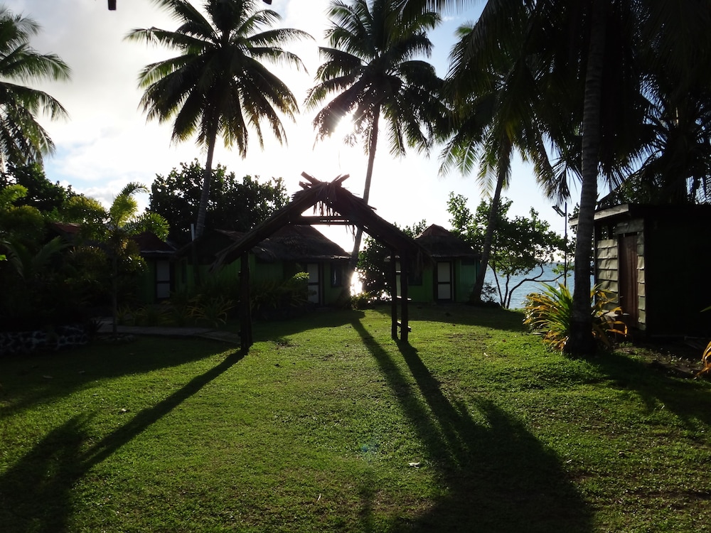 Va-i-moana Seaside Lodge