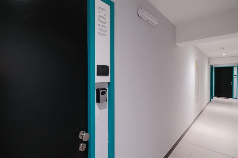 Stylish apt Amazing Ocean View - Gym Karaoke Pool view 3