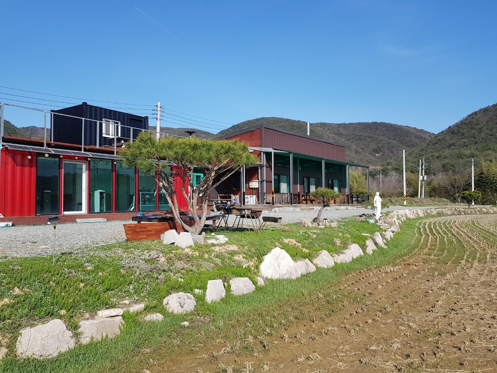 Gyeongju Jayeon Pension view 4