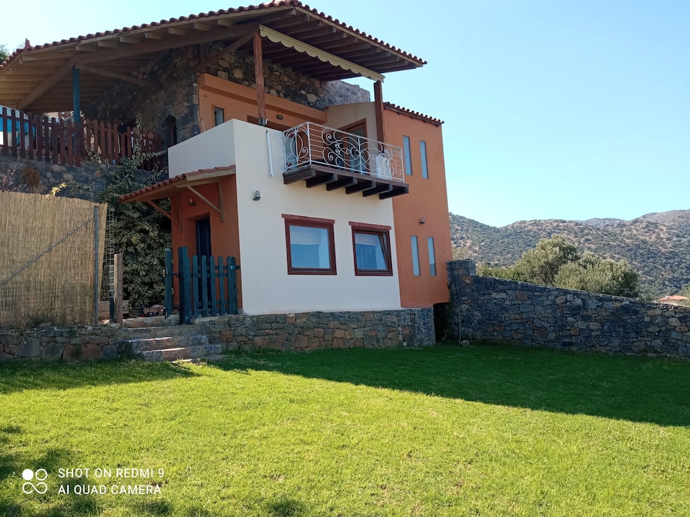 Villa Phoebus view 5