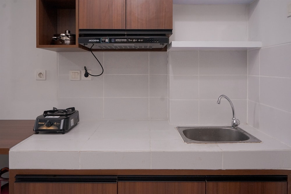 Cozy & Good 1Br Apartment At Scientia Residence