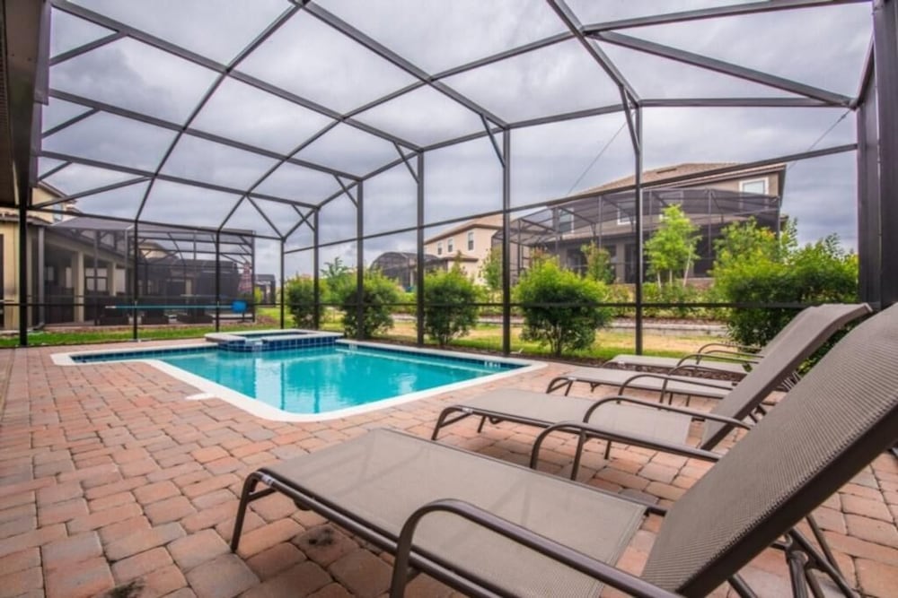 9151 WD - 5BR Villa Paradise: Private Pool
