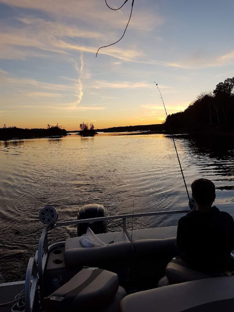 Striper Fishing & Hunting Lodge