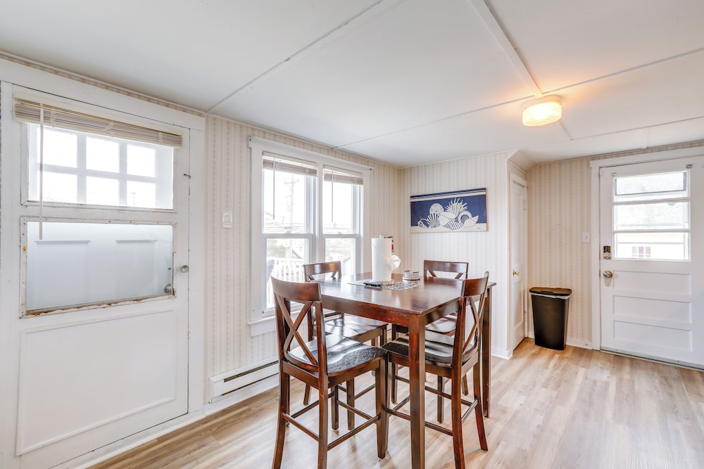 8 Mi Barnegat Lighthouse: Apt w/ Balcony!