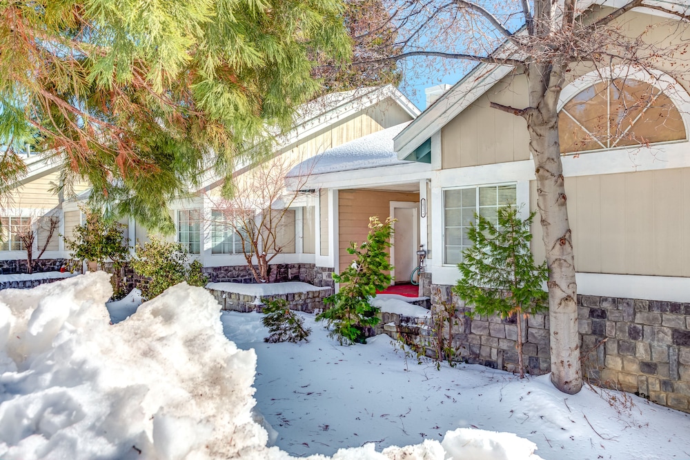 Lake Arrowhead Villas