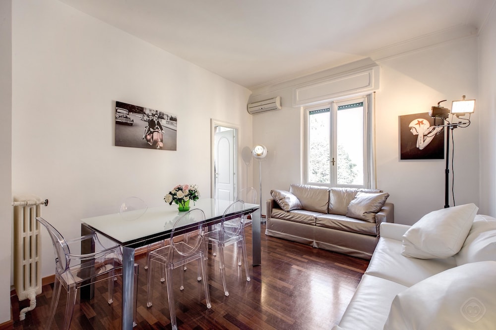 HI River View apartment