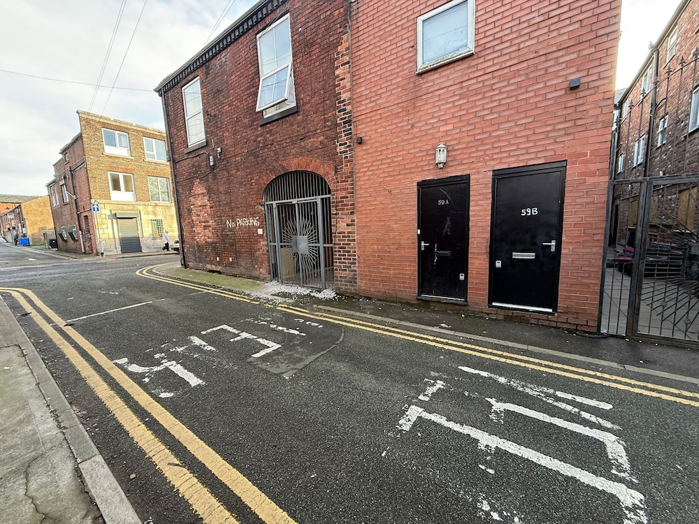 Modern 2 Bed Flat - Ideal for Families