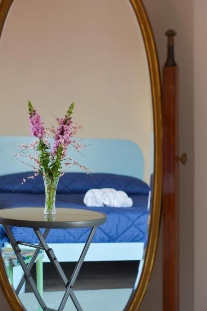 FURTURE' ROOMS