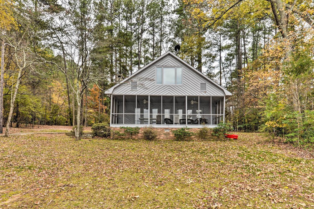 Private Dock & Beach! Lake Norman Cottage Hideaway view 4