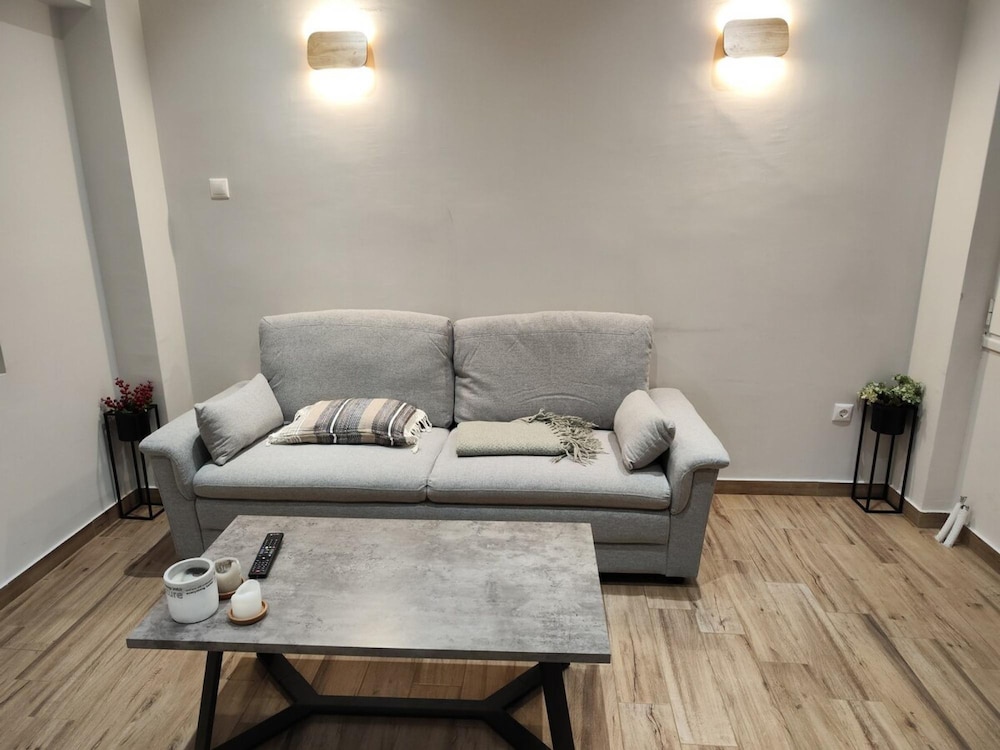 About Love Apartment- At015