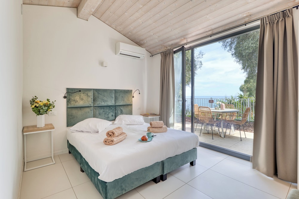 Holiday Resort Balzi Rossi