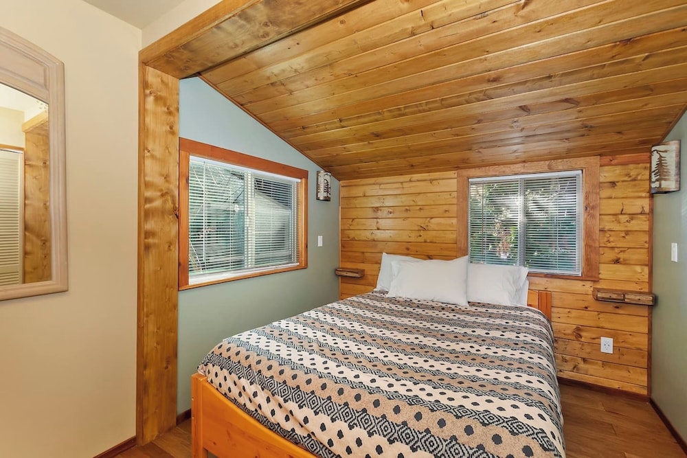 Tranquil 2-Bedroom Retreat