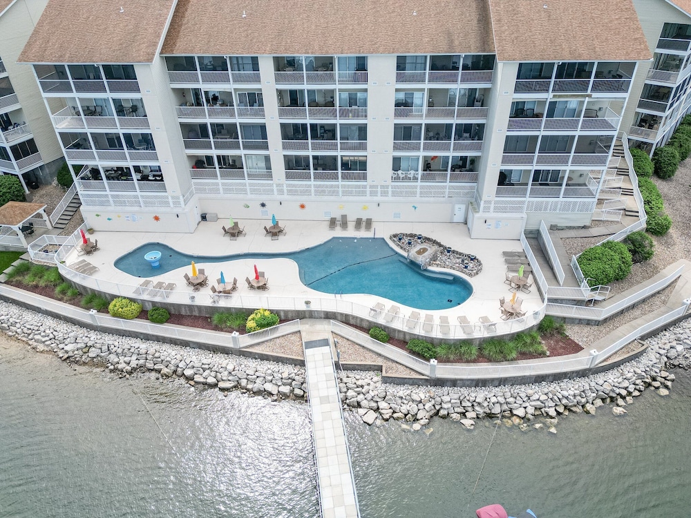 Experience Lakeside Living at Its Finest: Stunning Views and Prime Location!