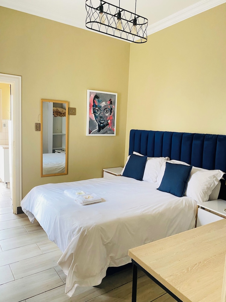 Henry George Guesthouse