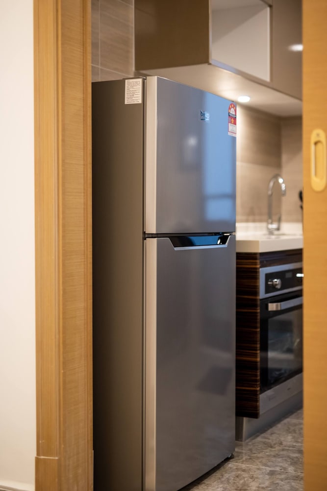 2BR R&F Phase2, CIQ R&F Mall, Free Parking