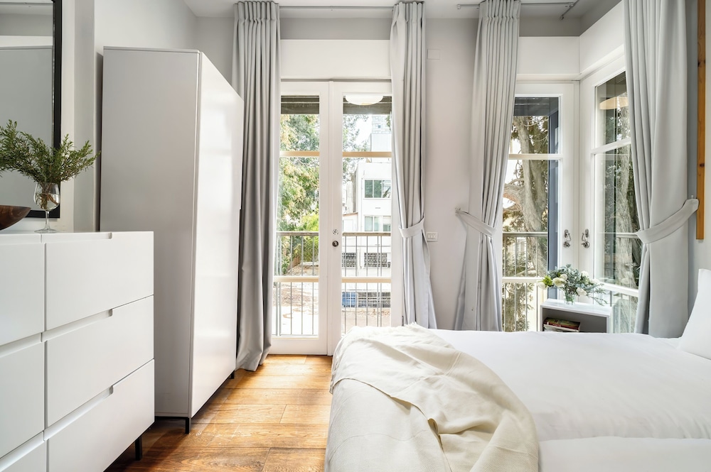 Allenby Urban Living Apartments by Sea N Rent