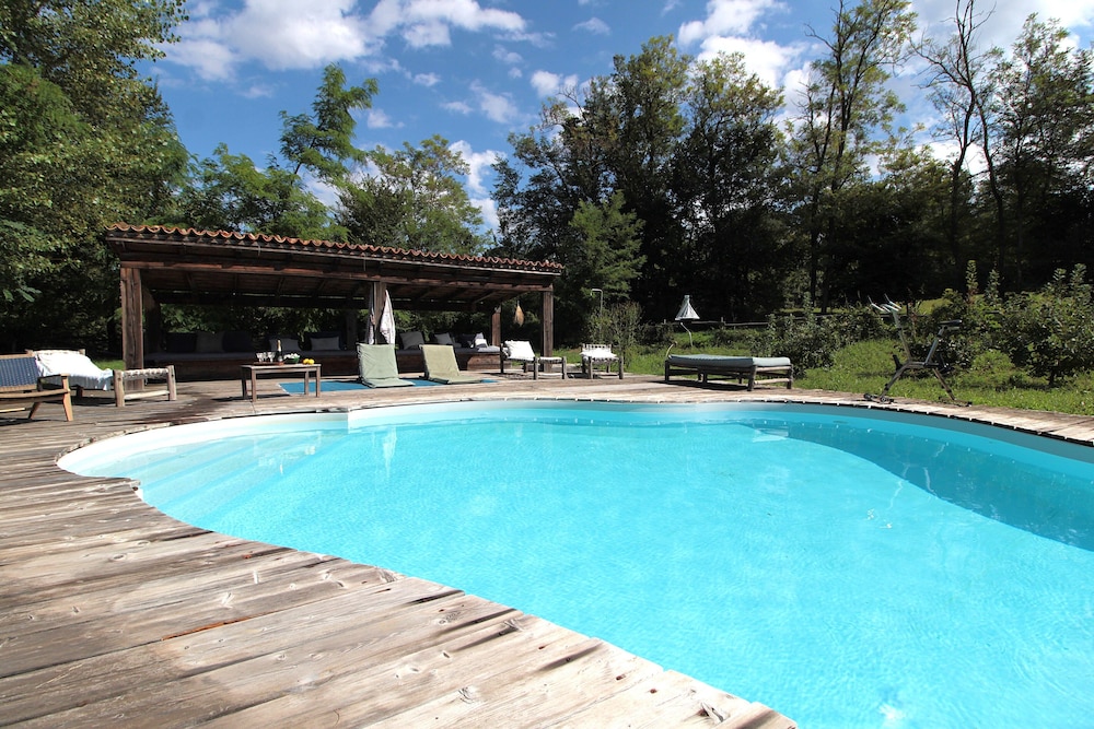 Villa Poggio Zucchino Pool and Wellness Piacenza