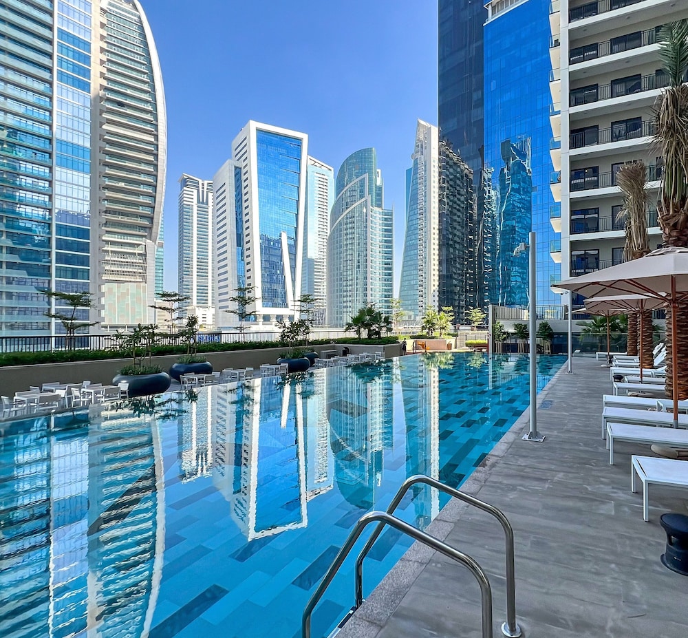 KeyRock Living - Dubai Skyline