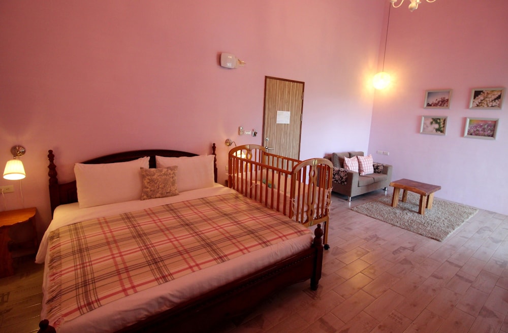 Bonjour Bebe Hostel