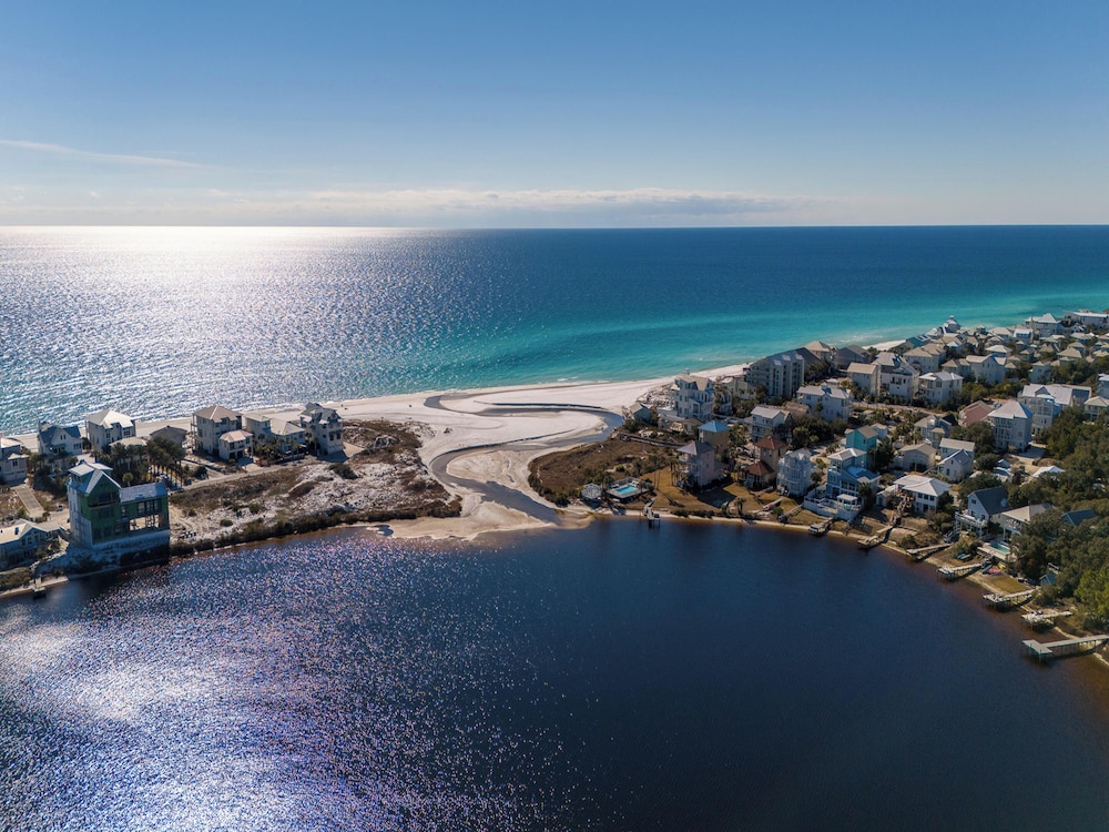 Easy on Eastern Lake by Southern Vacation Rentals