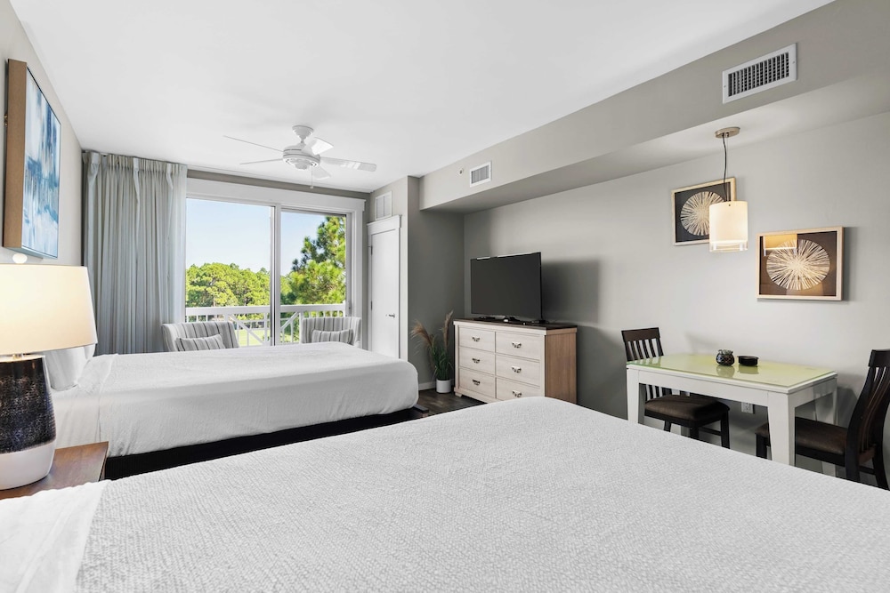 2 Resort Studios by Avantstay Sleeps 8, Pool, Shuttle, Tennis, Near Baytowne & Beach