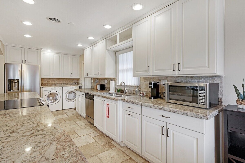 332 Wilton Manors in Wilton Manors