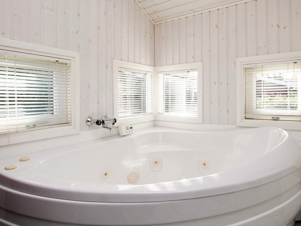 8 Person Holiday Home in Humble view 3