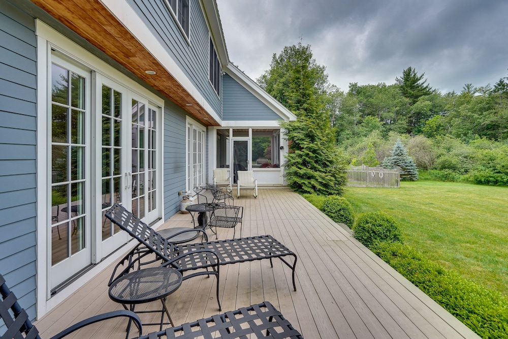 Stockbridge Retreat w/ Pool & Hot Tub!